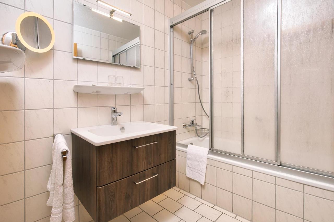 Hotel Zum Hirschen Лам Екстериор снимка