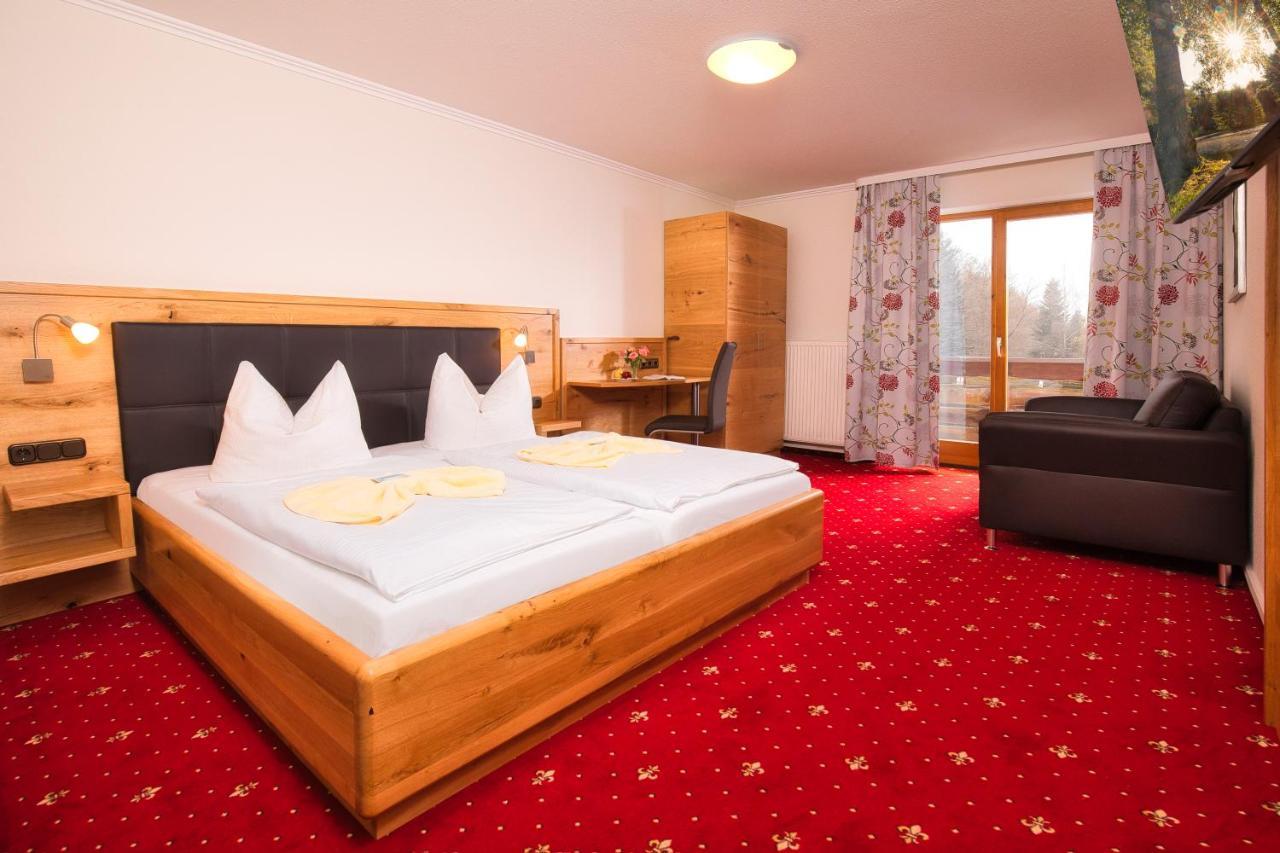 Hotel Zum Hirschen Лам Екстериор снимка