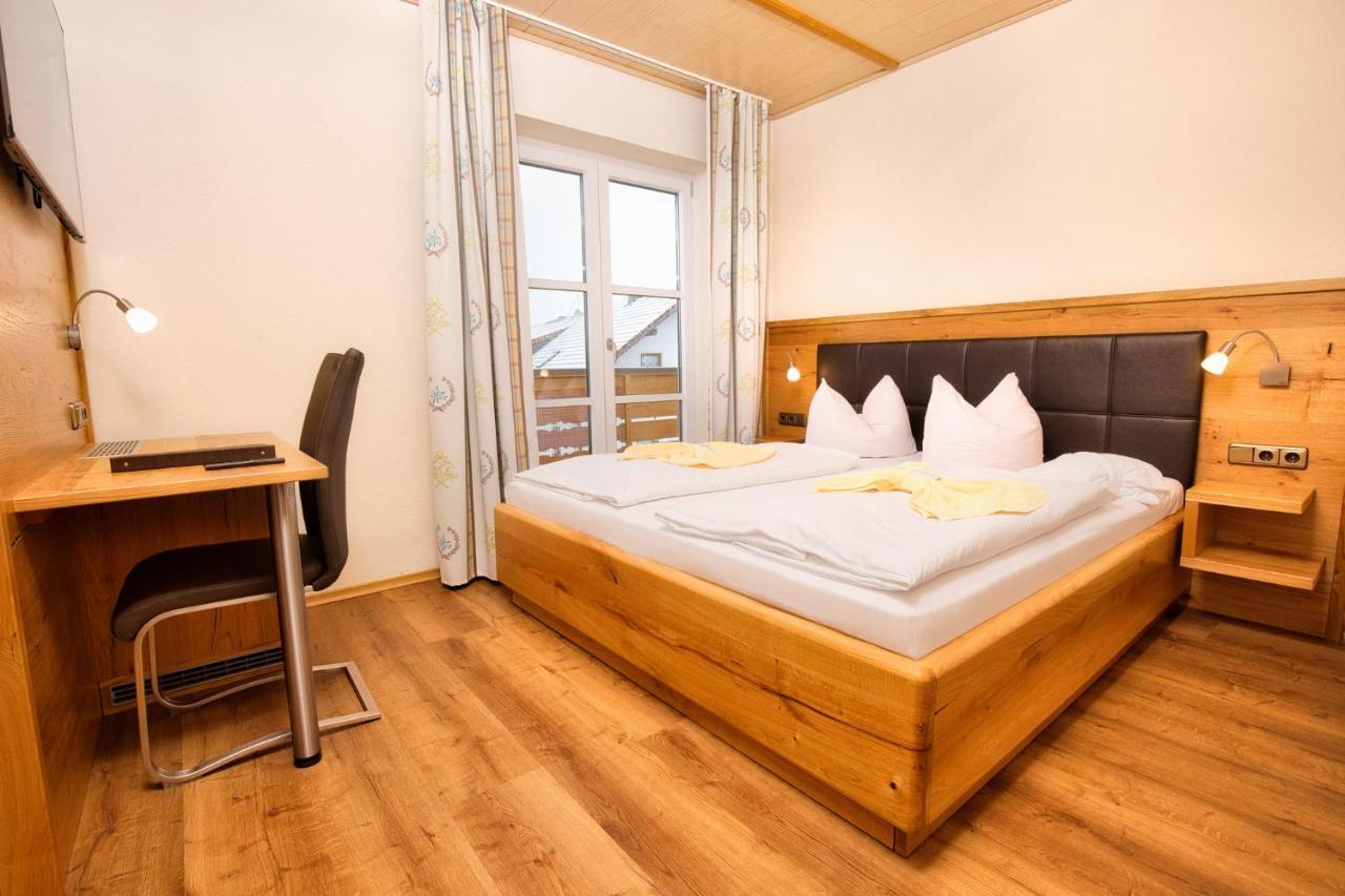 Hotel Zum Hirschen Лам Екстериор снимка
